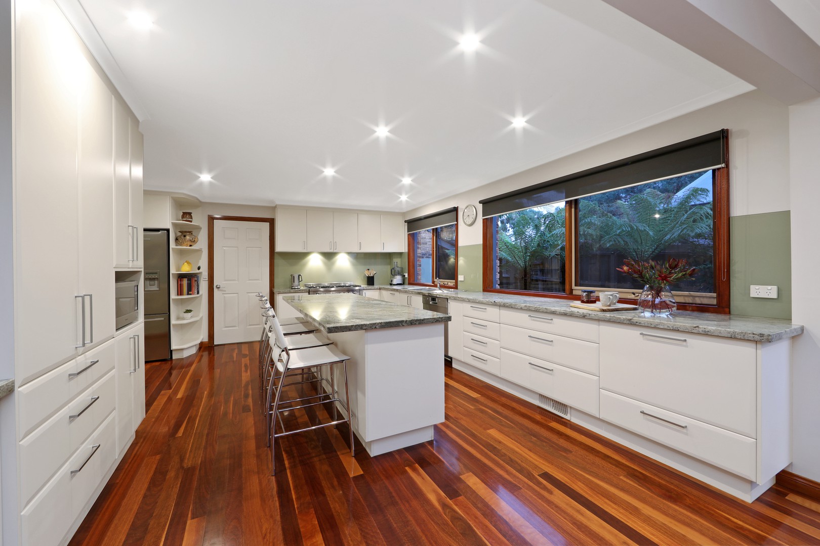 13 Rupicola Court, Rowville, VIC 3178 - Thumbnail 2 - 21/04/2023