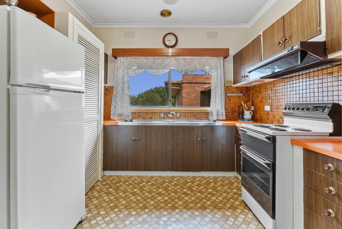 13 Ryan Street, Reservoir, VIC 3073, Reservoir - Thumbnail 6