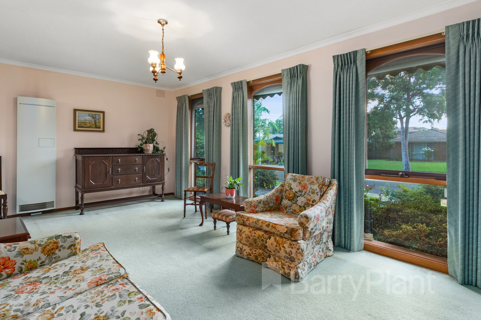 13 Sandhurst Road, Wantirna, VIC 3152, Wantirna - Thumbnail 2