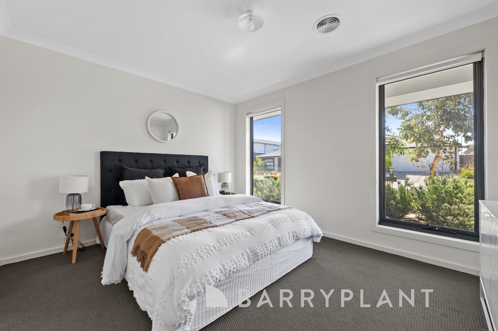 13 Scatter Road, Fraser Rise, VIC 3336 - Thumbnail 2 - 26/02/2025