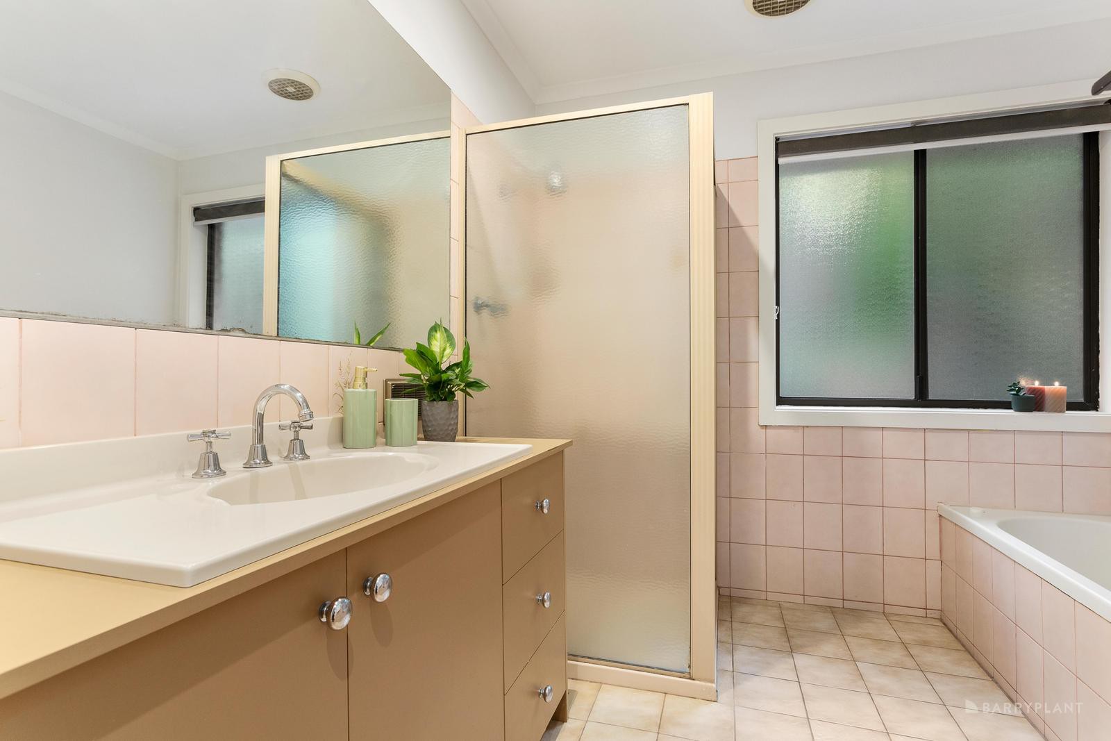 13 Serafini Court, Eltham North, VIC 3095, Eltham North - Thumbnail 7