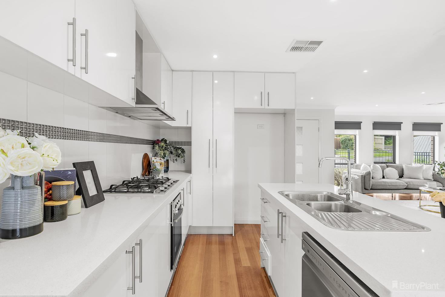 13 Shirley Court, Doncaster East, VIC 3109, Doncaster East - Thumbnail 3
