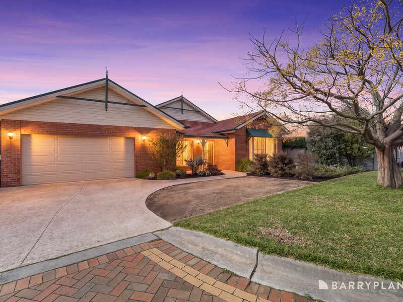 13 Sidney Nolan Place, Pakenham, VIC 3810 - Image - 03/09/2026