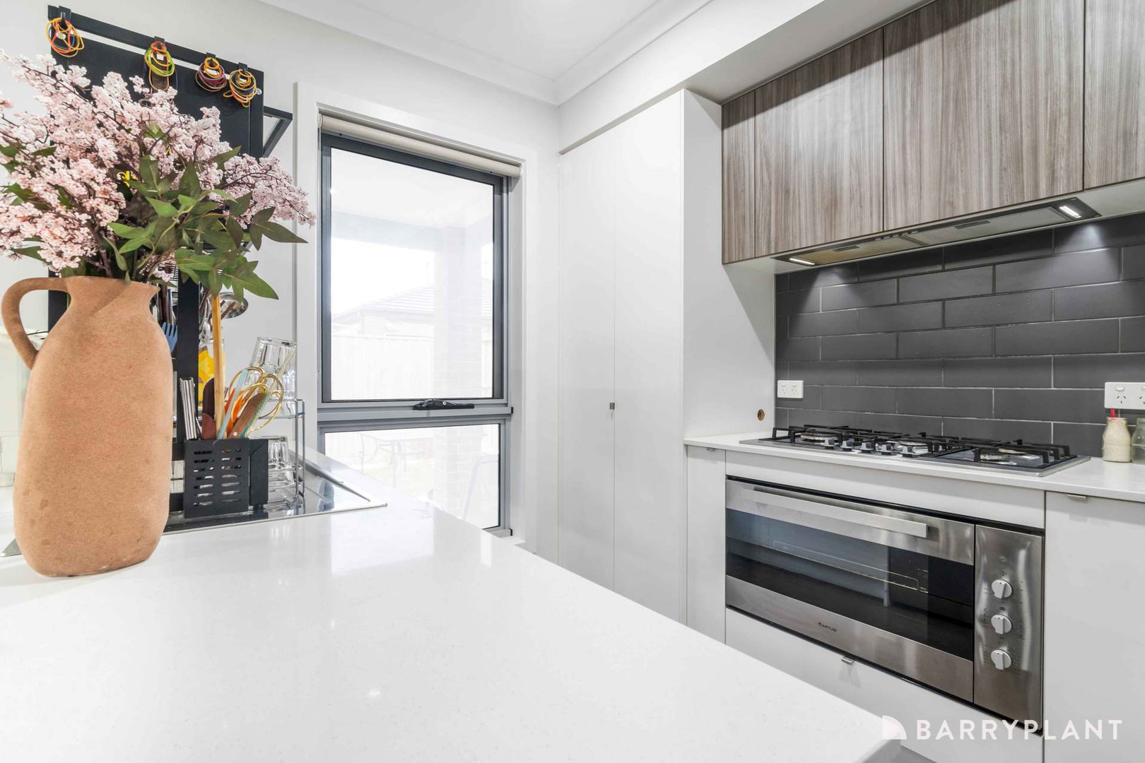 13 Skyline Road, Fraser Rise, VIC 3336, Fraser Rise - Thumbnail 4