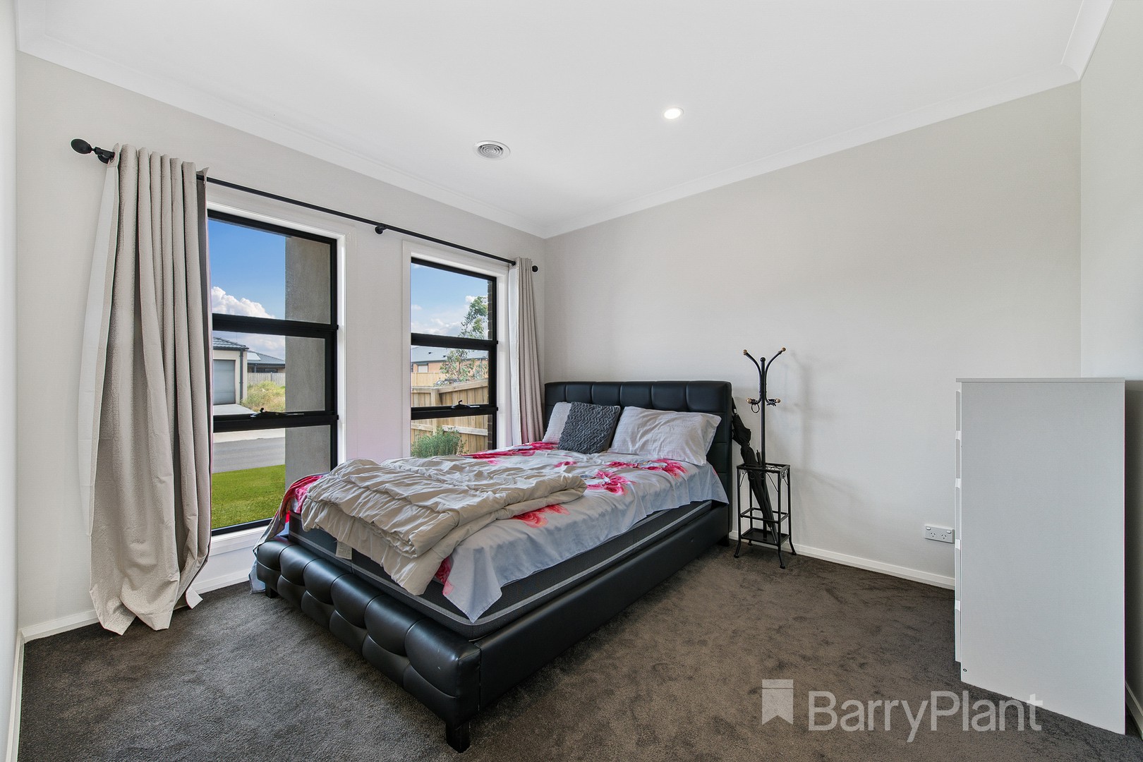 13 Spotted Way, Tarneit, VIC 3029, Tarneit - Thumbnail 2