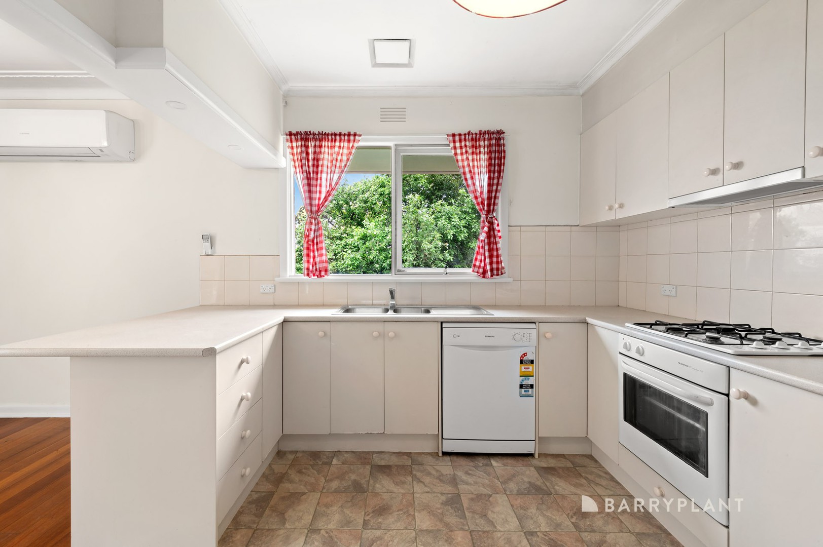 13 Springfield Road, Blackburn North, VIC 3130, Blackburn North - Thumbnail 4
