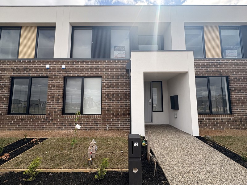 13 Stitch Walk, Fraser Rise, VIC 3336 - Image - 13/10/2025