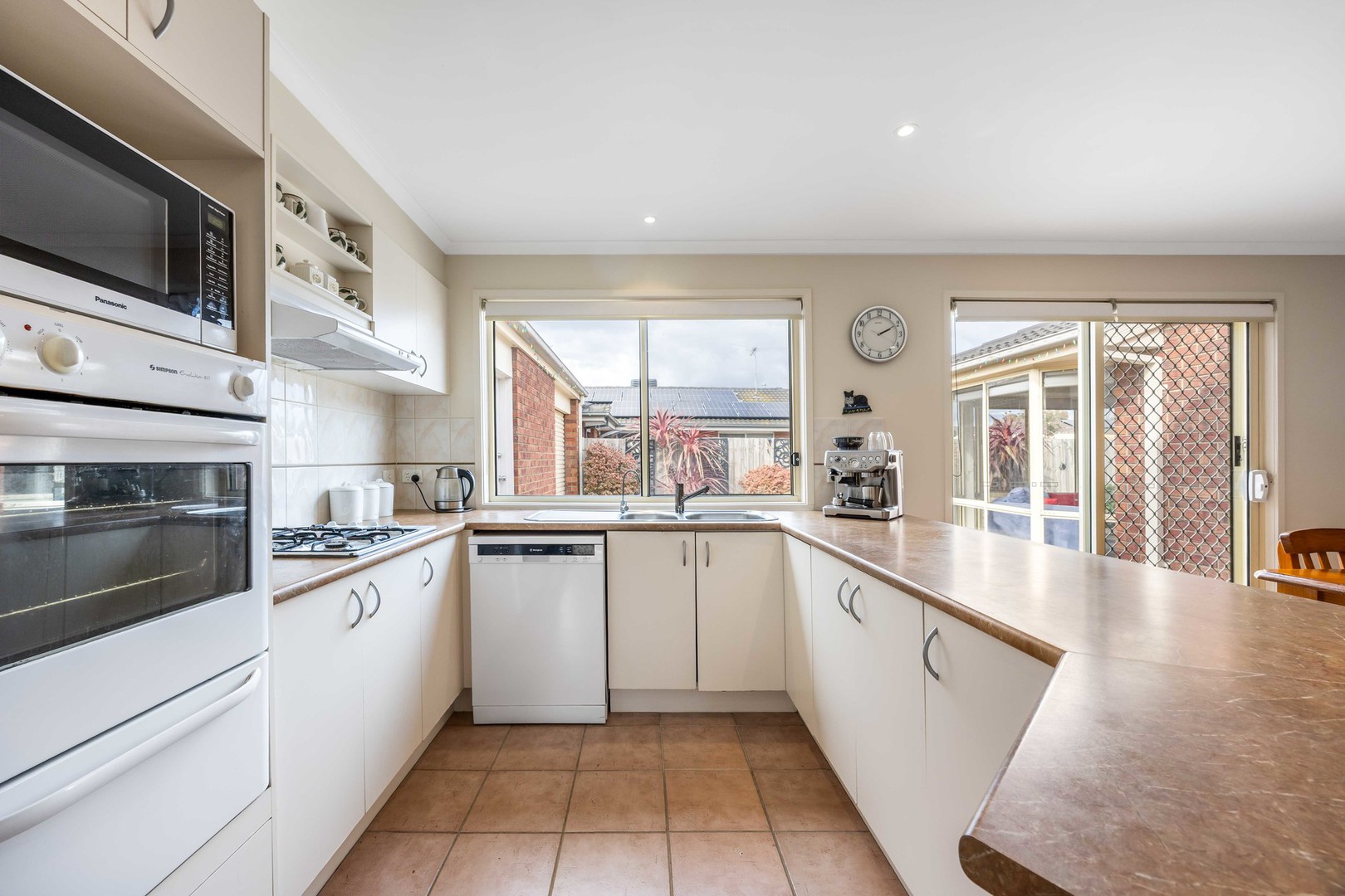 13 Sunrise Drive, Hillside, VIC 3037, Hillside - Thumbnail 4