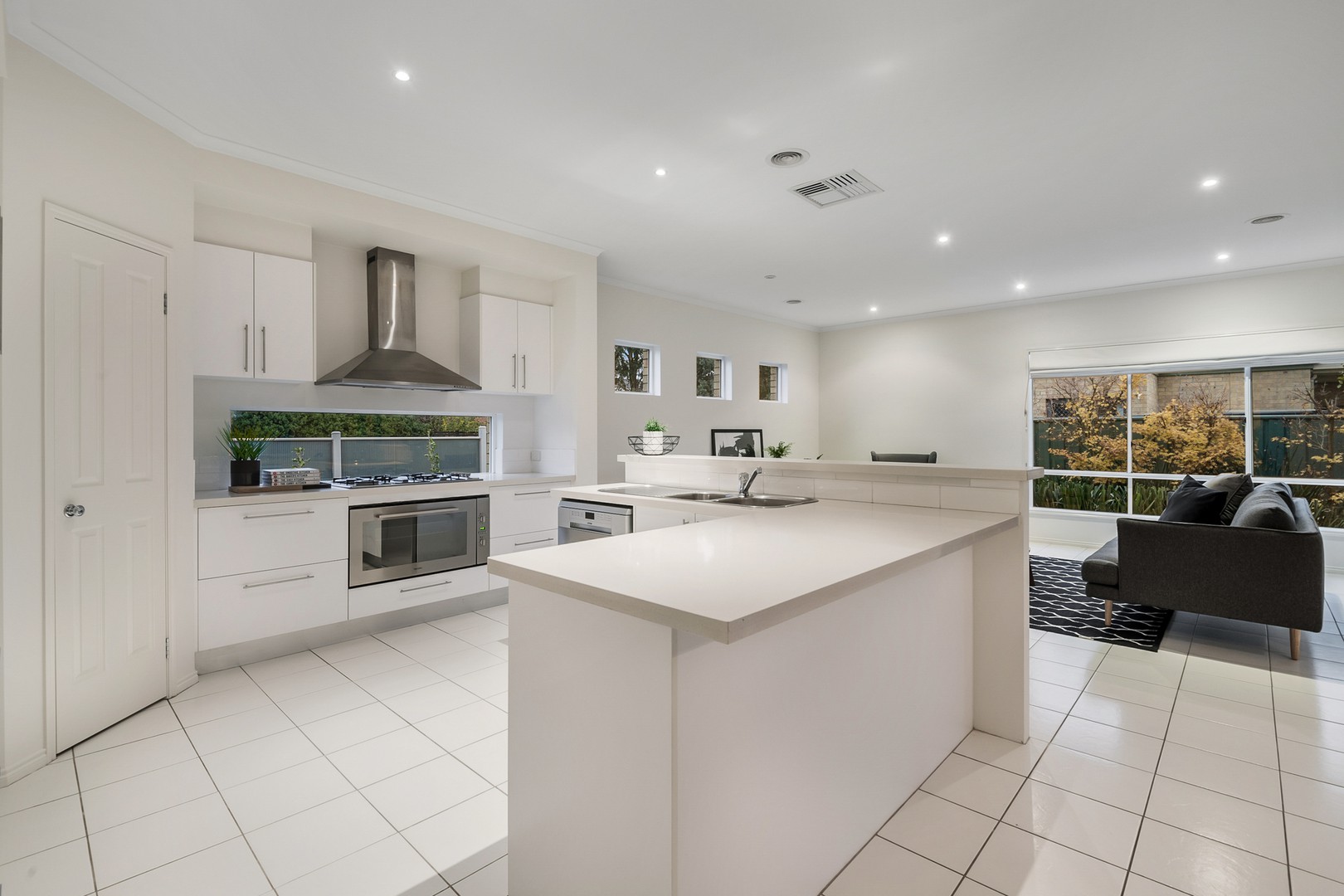 13 Swinburne Close, Craigieburn, VIC 3064, Craigieburn - Thumbnail 2