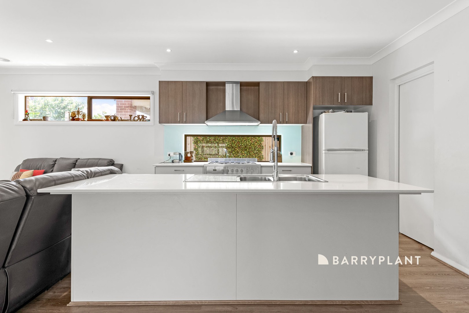 13 Teneriffe Street, Cranbourne North, VIC 3977 - Thumbnail 2 - 07/01/2025