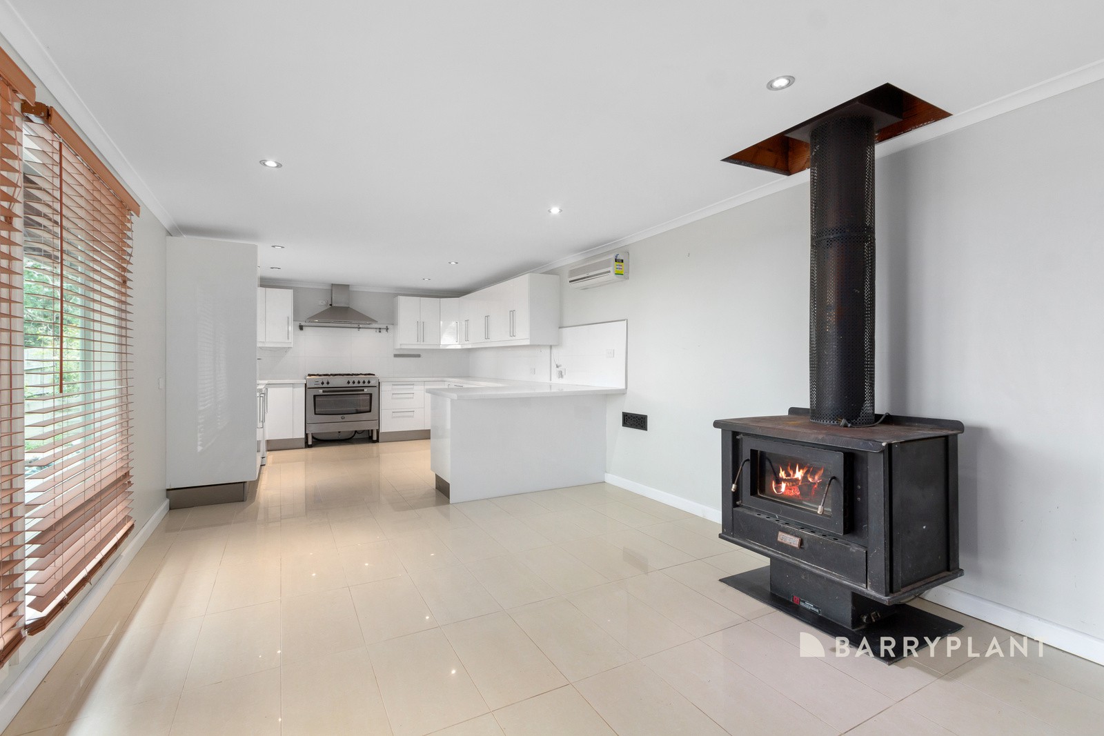 13 The Crescent, Ferntree Gully, VIC 3156 - Thumbnail 1 - 27/03/2025