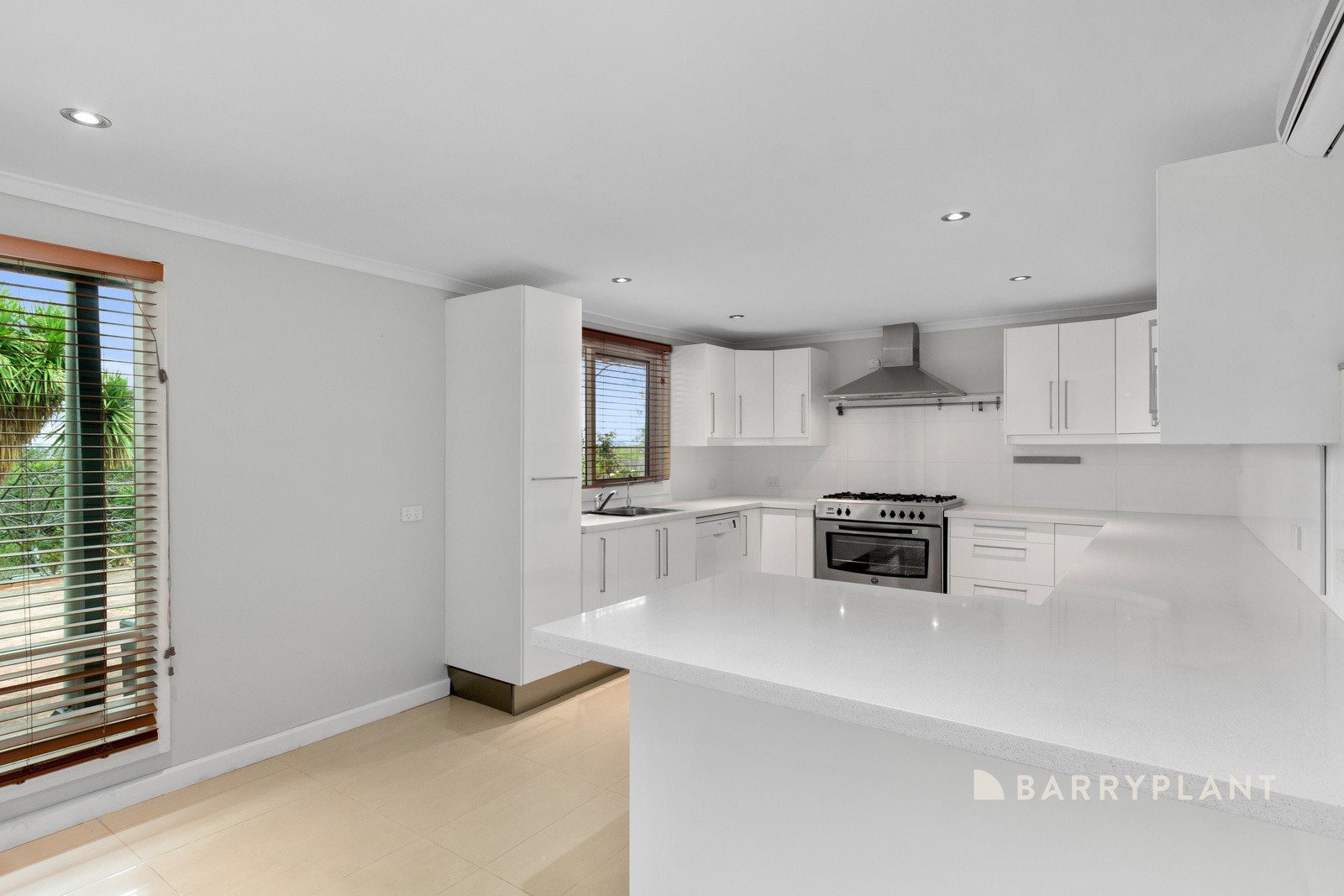 13 The Crescent, Ferntree Gully, VIC 3156 - Thumbnail 2 - 27/03/2025