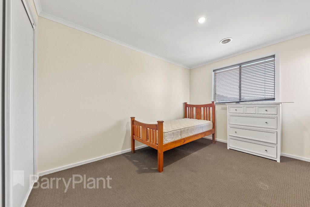 13 The Glades, Taylors Hill, VIC 3037, Taylors Hill - Thumbnail 3