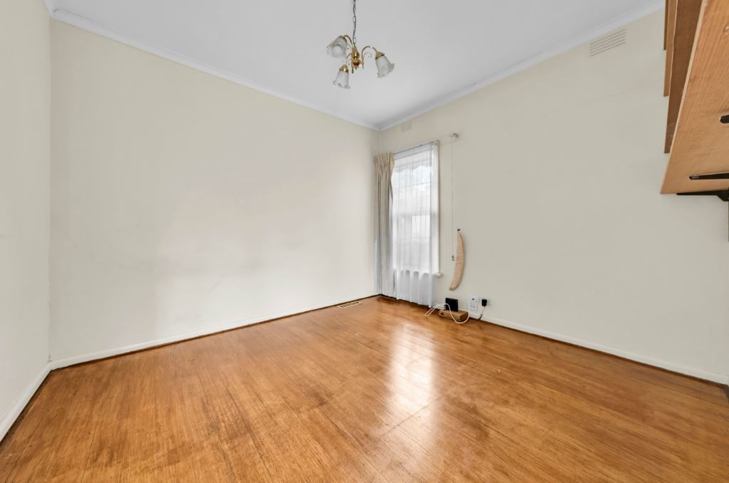 13 Thompson Street, Glen Waverley, VIC 3150, Glen Waverley - Thumbnail 4