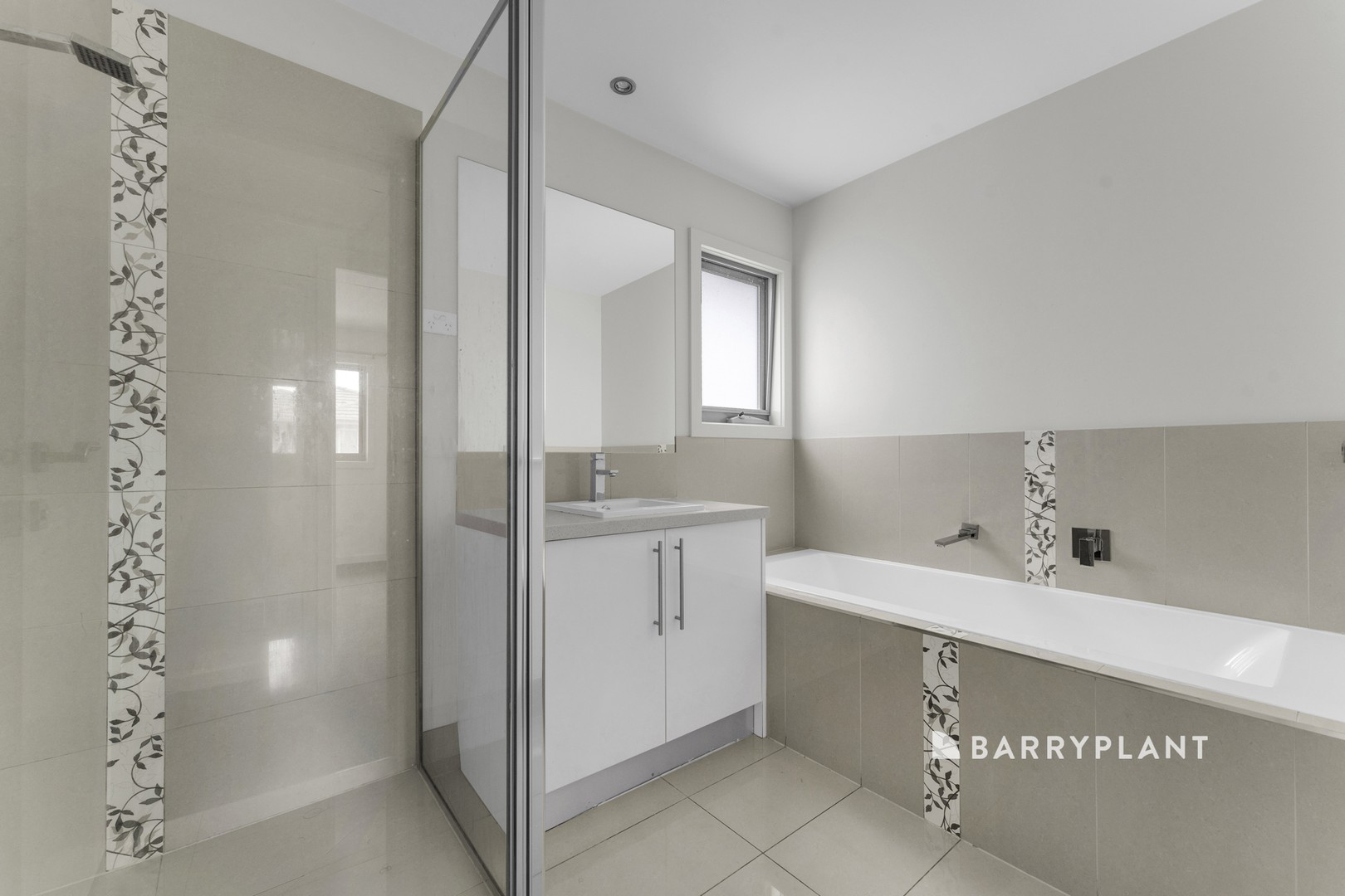 13 Uddin Lane Lane, Hampton Park, VIC 3976 - Thumbnail 2 - 19/01/2026