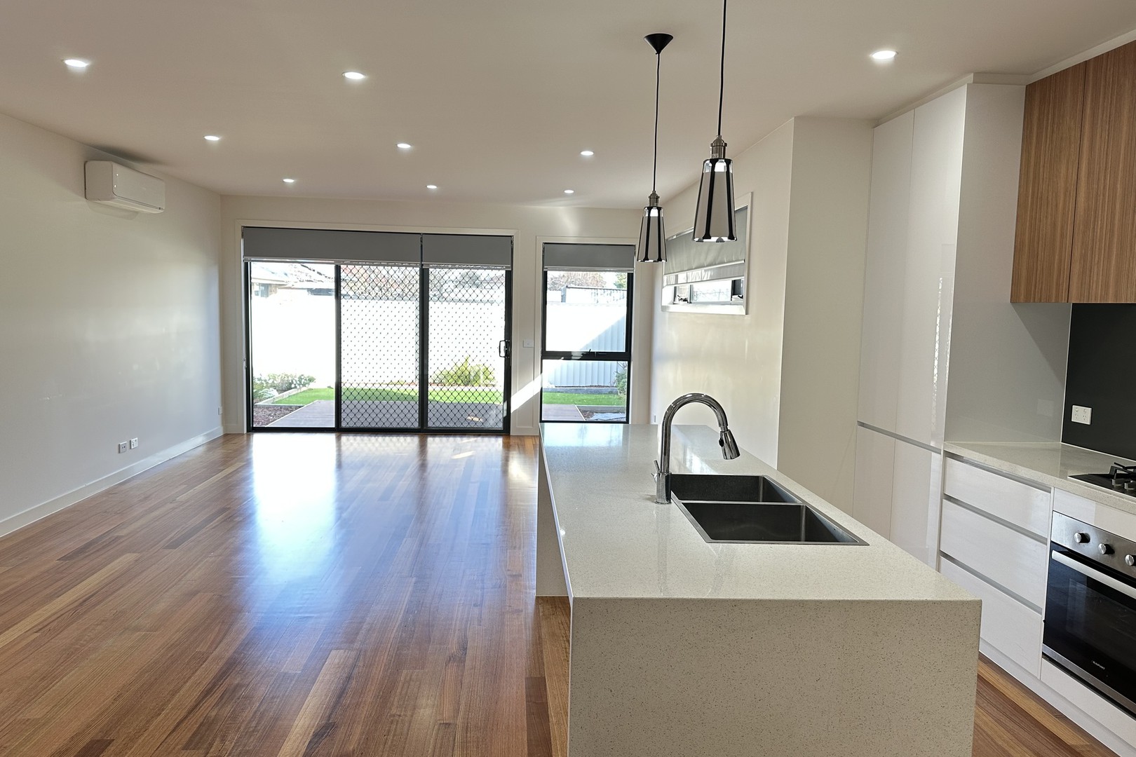 13 Valentine Avenue, Thomastown, VIC 3074, Thomastown - Thumbnail 4