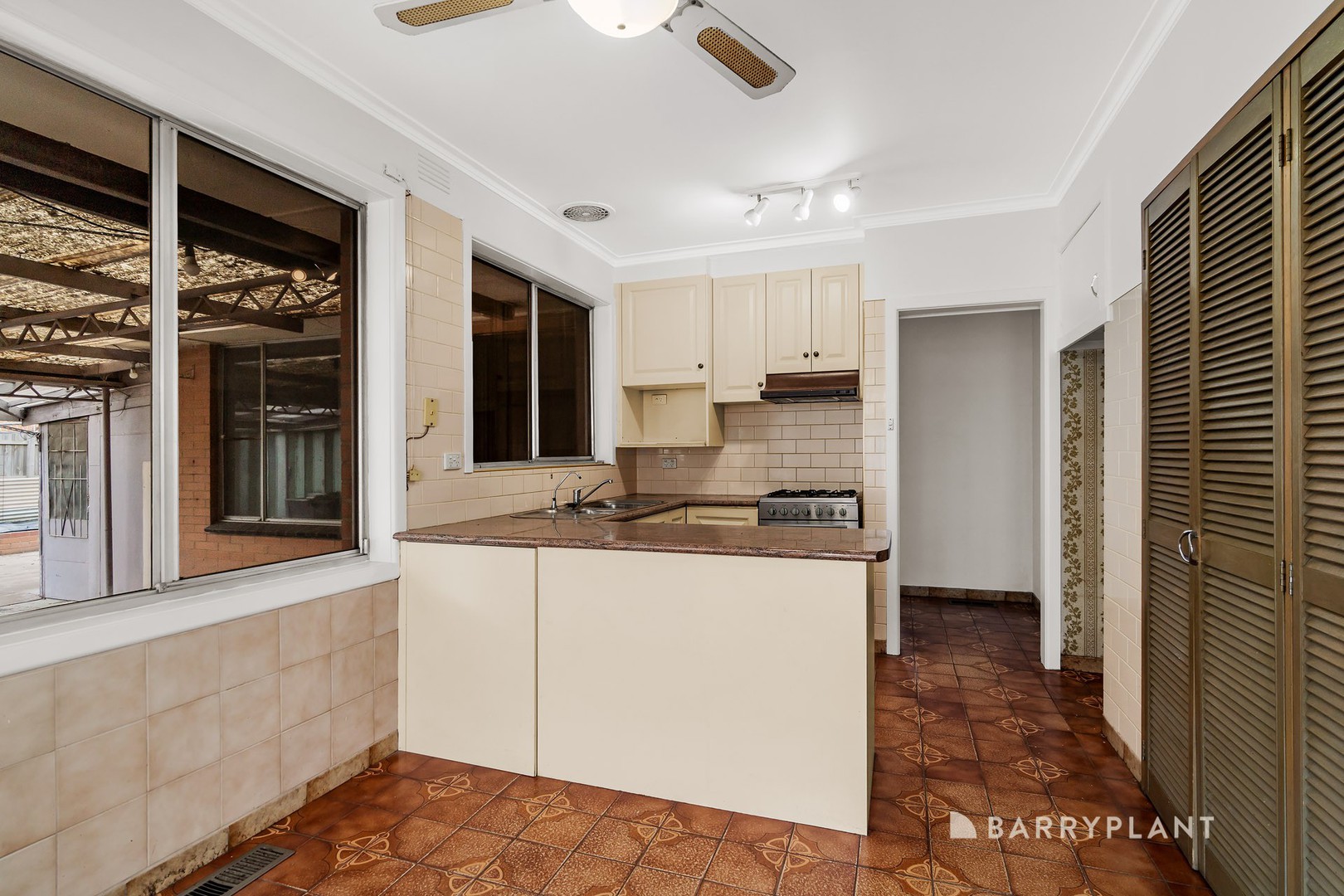 13 Venice Avenue, Mitcham, VIC 3132 - Thumbnail 2 - 01/12/2023