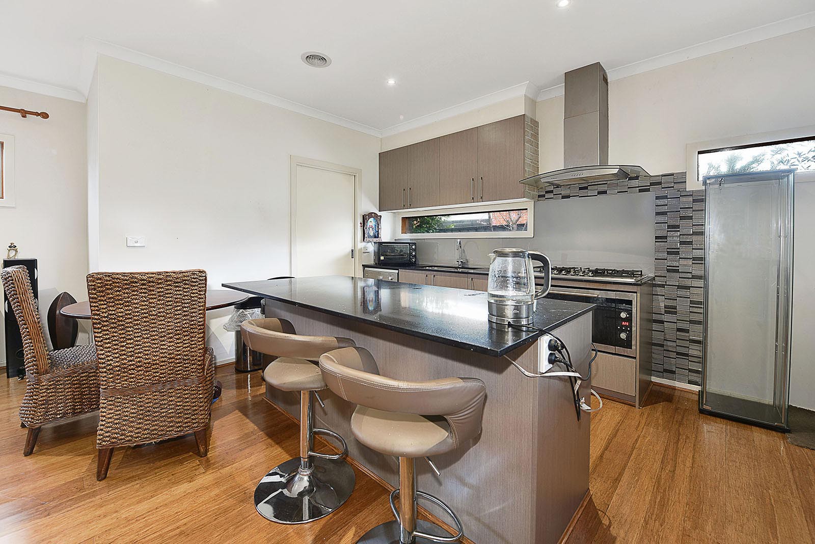 13 Viewmont Avenue, Craigieburn, VIC 3064, Craigieburn - Thumbnail 2