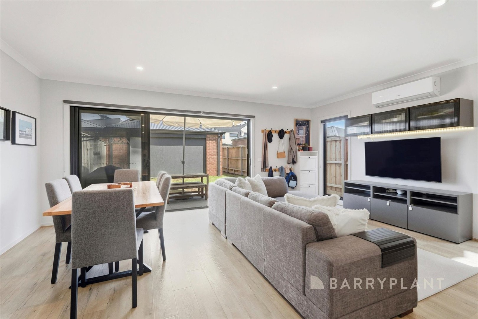 13 Whitehouse Terrace, Thornhill Park, VIC 3335, Thornhill Park - Thumbnail 4