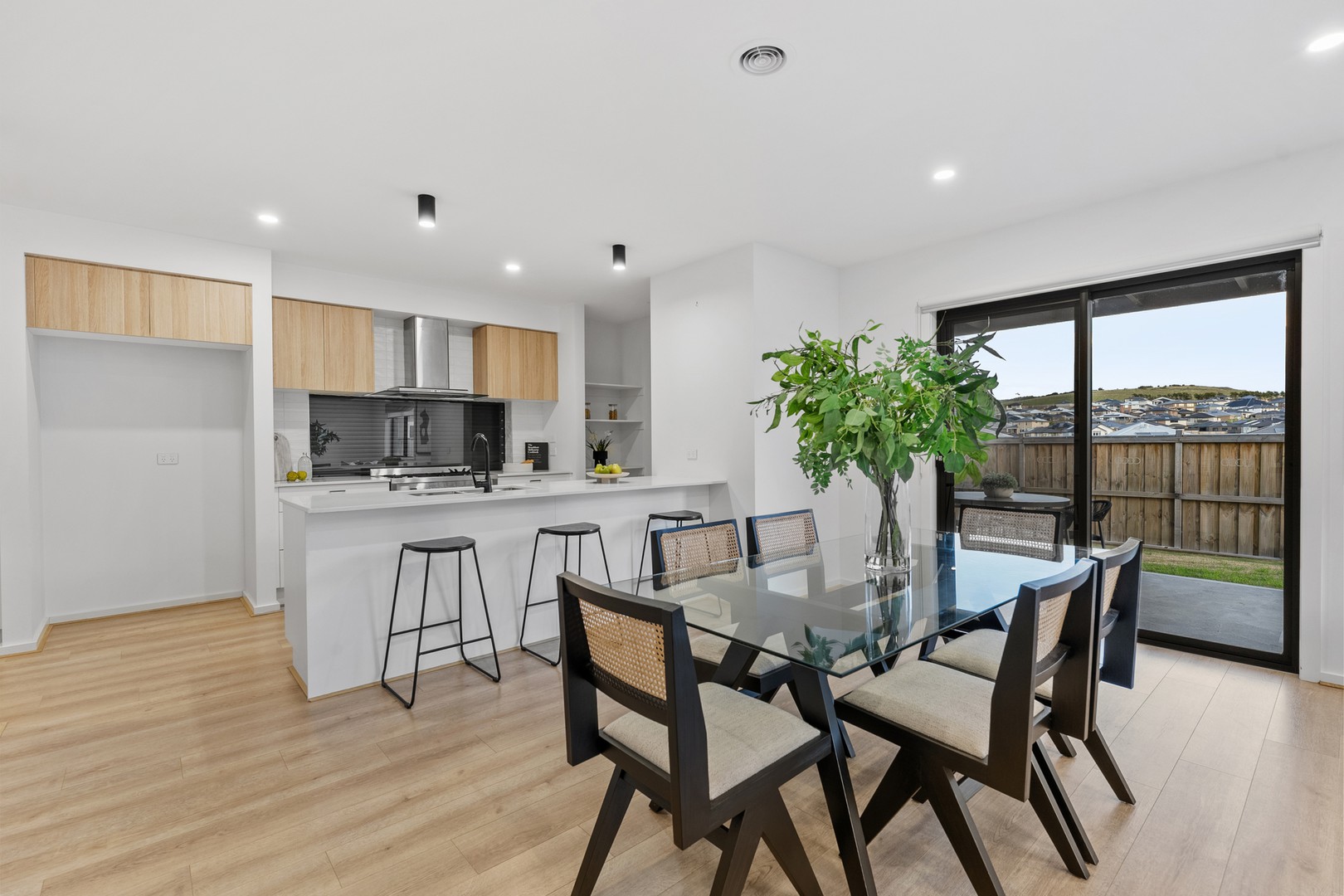 13 Windmill Avenue, Sunbury, VIC 3429, Sunbury - Thumbnail 5