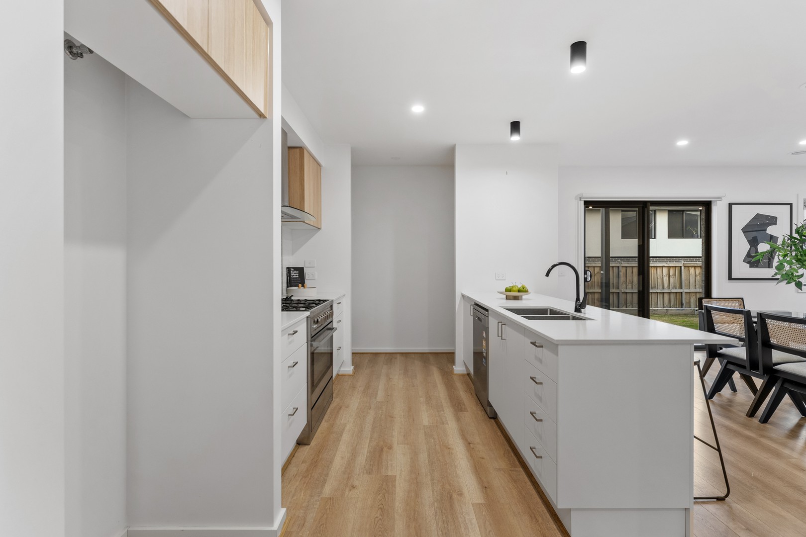 13 Windmill Avenue, Sunbury, VIC 3429, Sunbury - Thumbnail 6