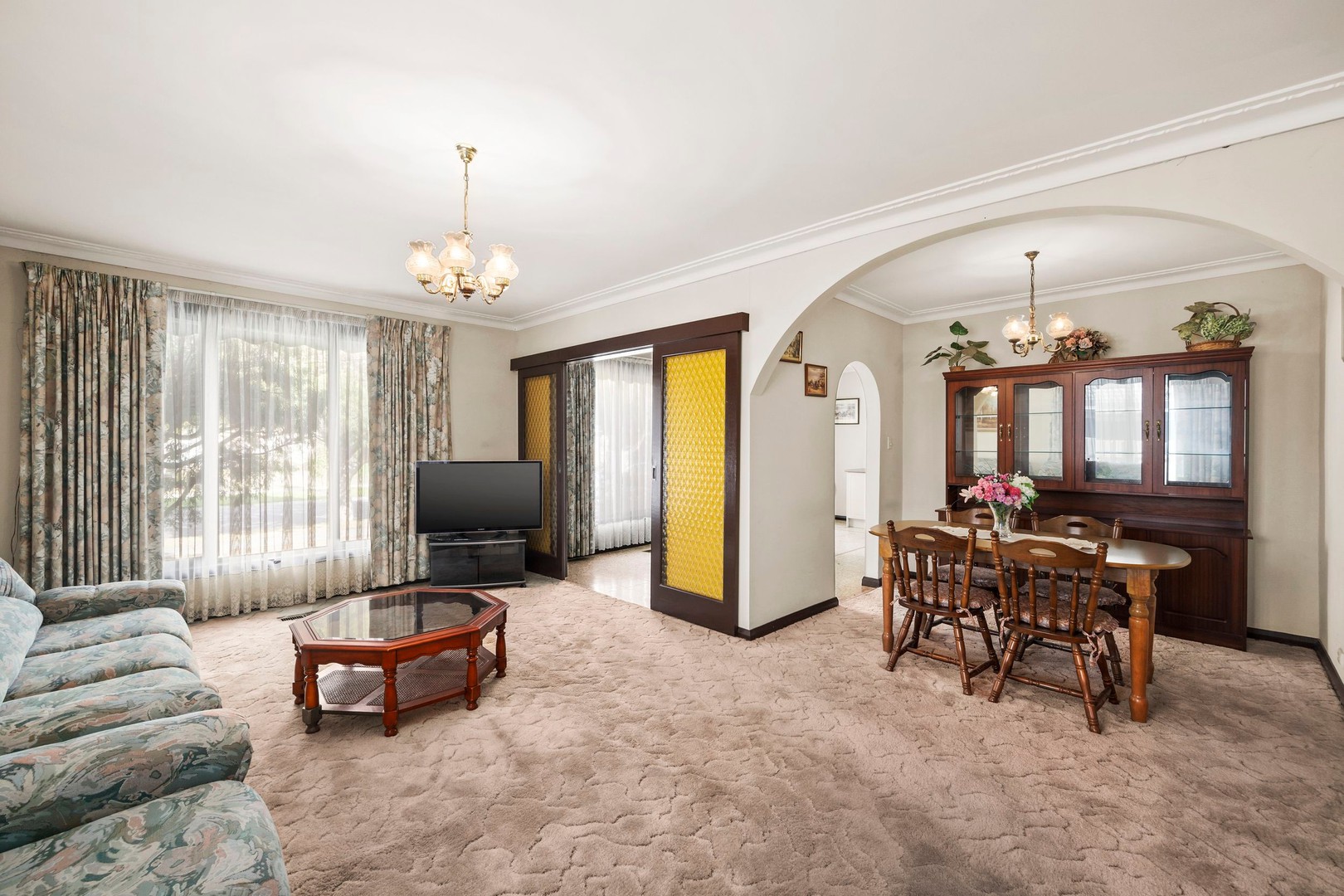 13 Wolverton Drive, Gladstone Park, VIC 3043 - Thumbnail 2 - 24/04/2025