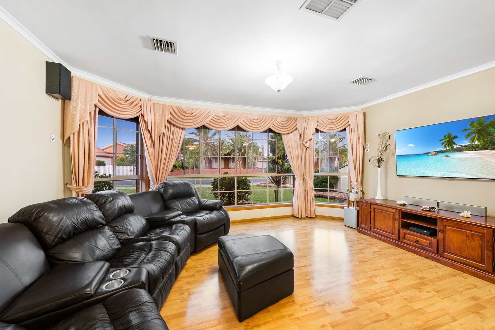 13 Young Court, Delahey, VIC 3037, Delahey - Thumbnail 3