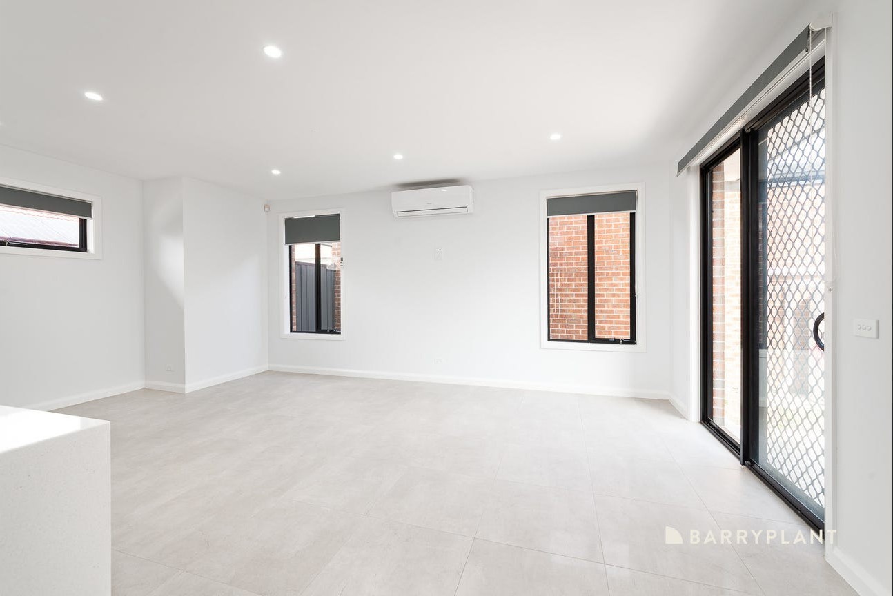 130 Rokewood Crescent, Meadow Heights, VIC 3048, Meadow Heights - Thumbnail 4