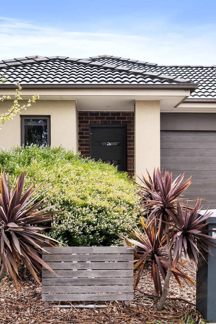 130 Warralily Boulevard, Armstrong Creek, VIC 3217, Armstrong Creek - Thumbnail 2