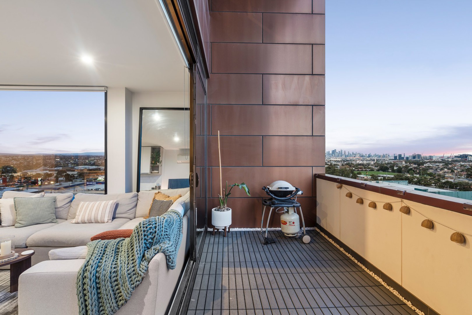 1302b/2 Wests Road, Maribyrnong, VIC 3032 - Thumbnail 2 - 25/09/2024