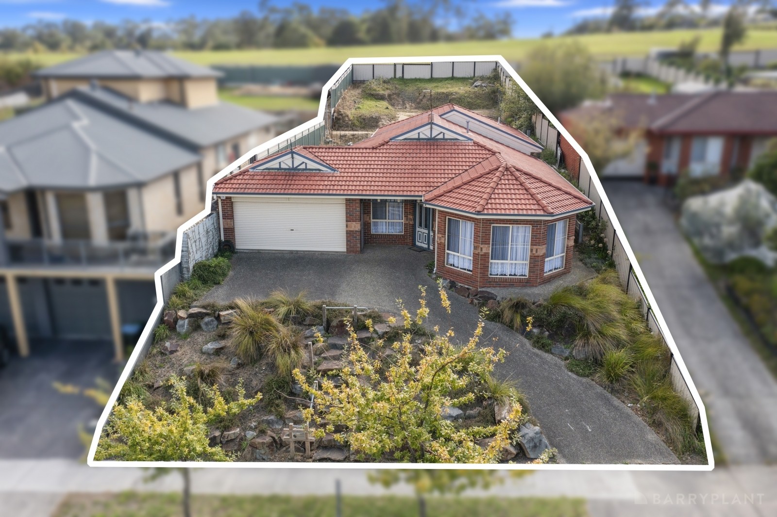 131 Gleneagles Drive, Endeavour Hills, VIC 3802 - Thumbnail 2 - 14/05/2025