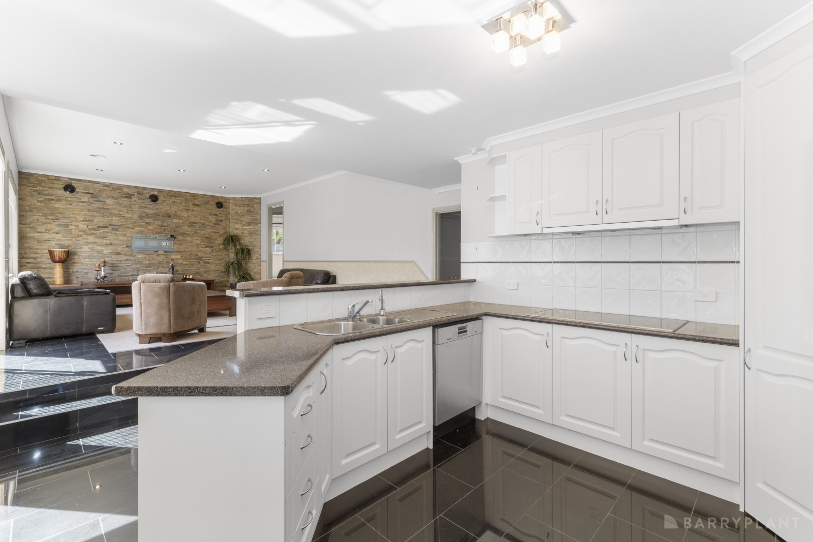 131 Gleneagles Drive, Endeavour Hills, VIC 3802, Endeavour Hills - Thumbnail 4