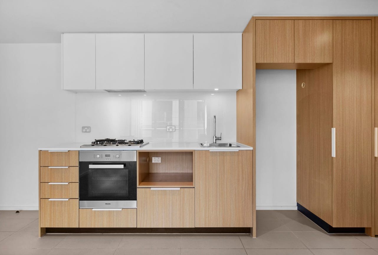 1310E/888 Collins Street, Docklands, VIC 3008 - Thumbnail 2 - 25/06/2025