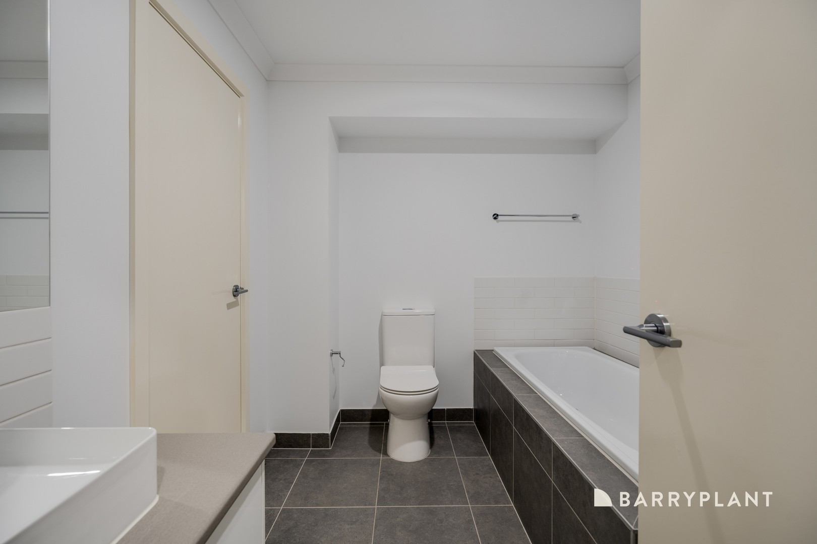 132 Henry Street, Pakenham, VIC 3810, Pakenham - Thumbnail 8