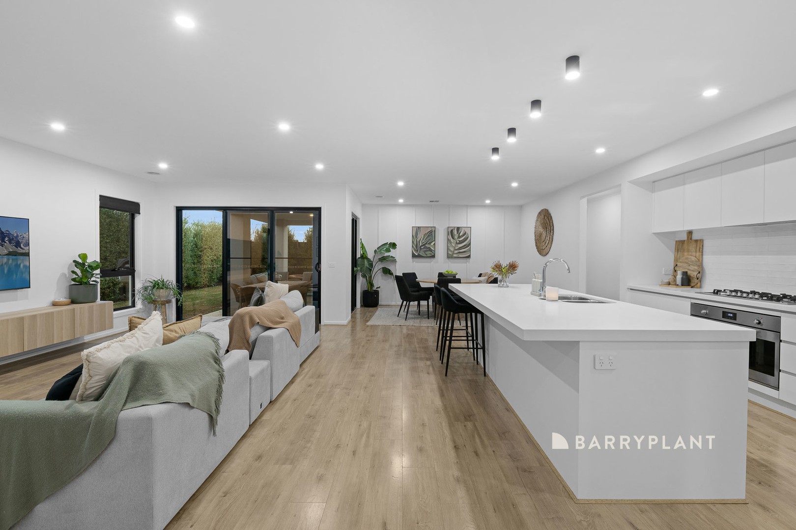 132 Mills Road, Warragul, VIC 3820 - Thumbnail 2 - 24/07/2025