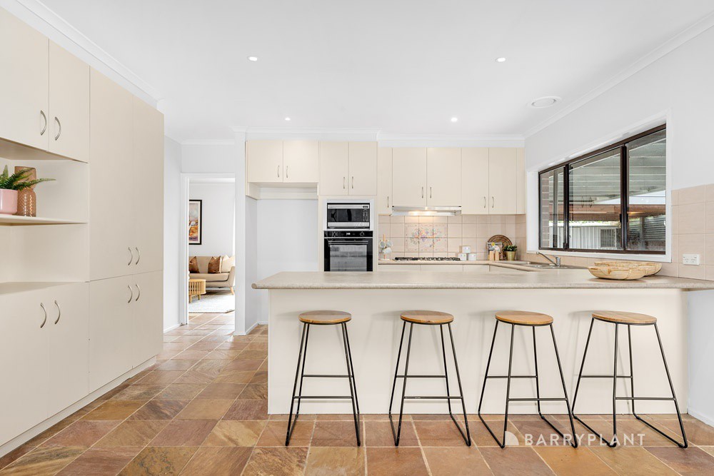 132 Roycroft Avenue, Mill Park, VIC 3082, Mill Park - Thumbnail 3