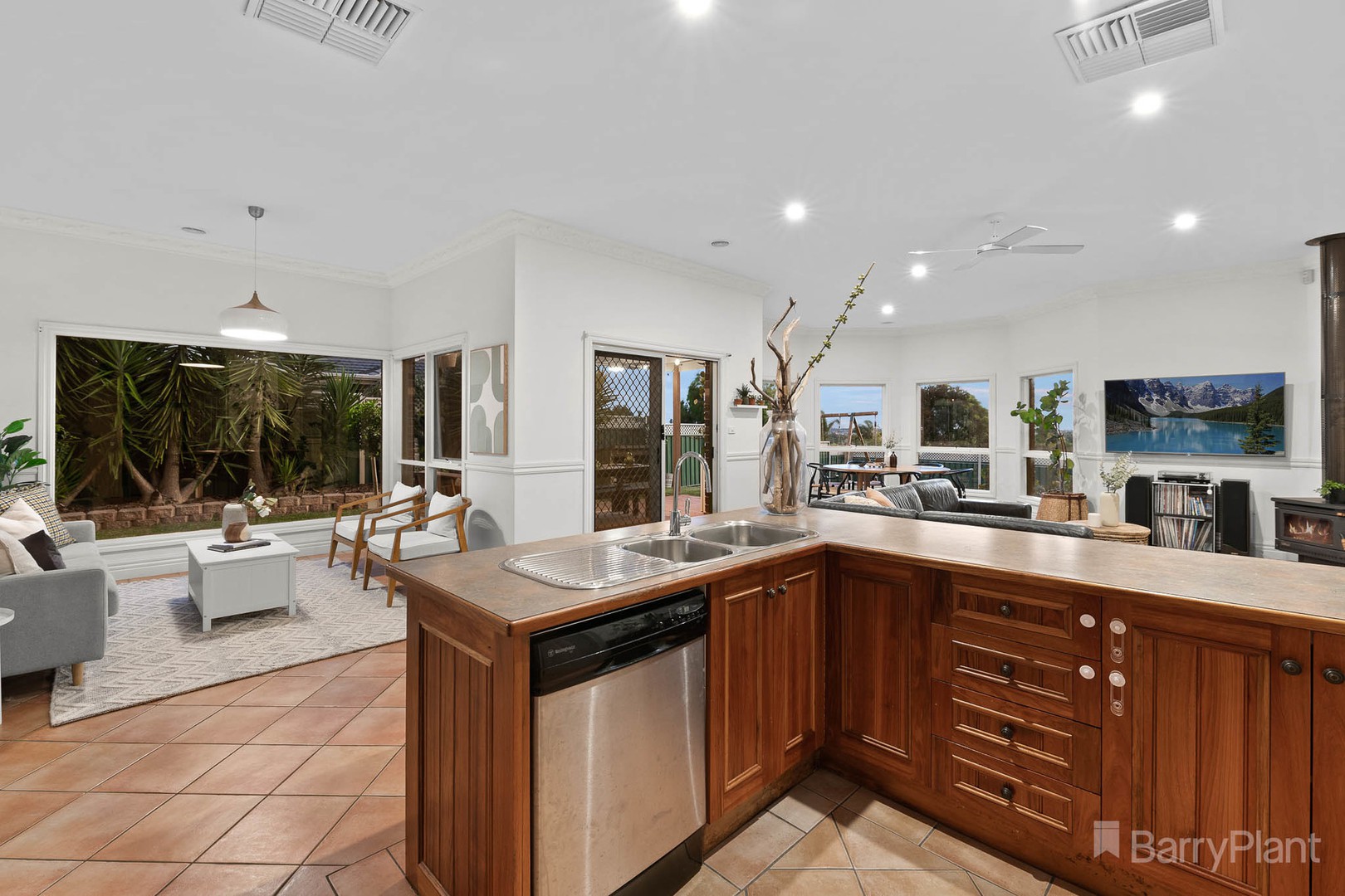 133 Montbrae Circuit, Narre Warren North, VIC 3804, Narre Warren North - Thumbnail 5