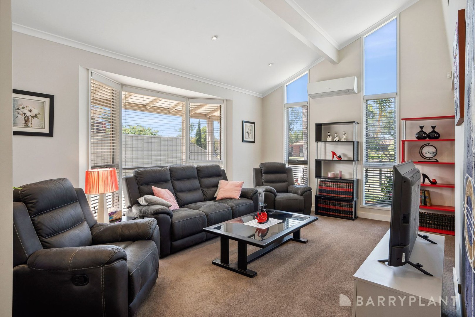 133 Mossfiel Drive, Hoppers Crossing, VIC 3029, Hoppers Crossing - Thumbnail 3