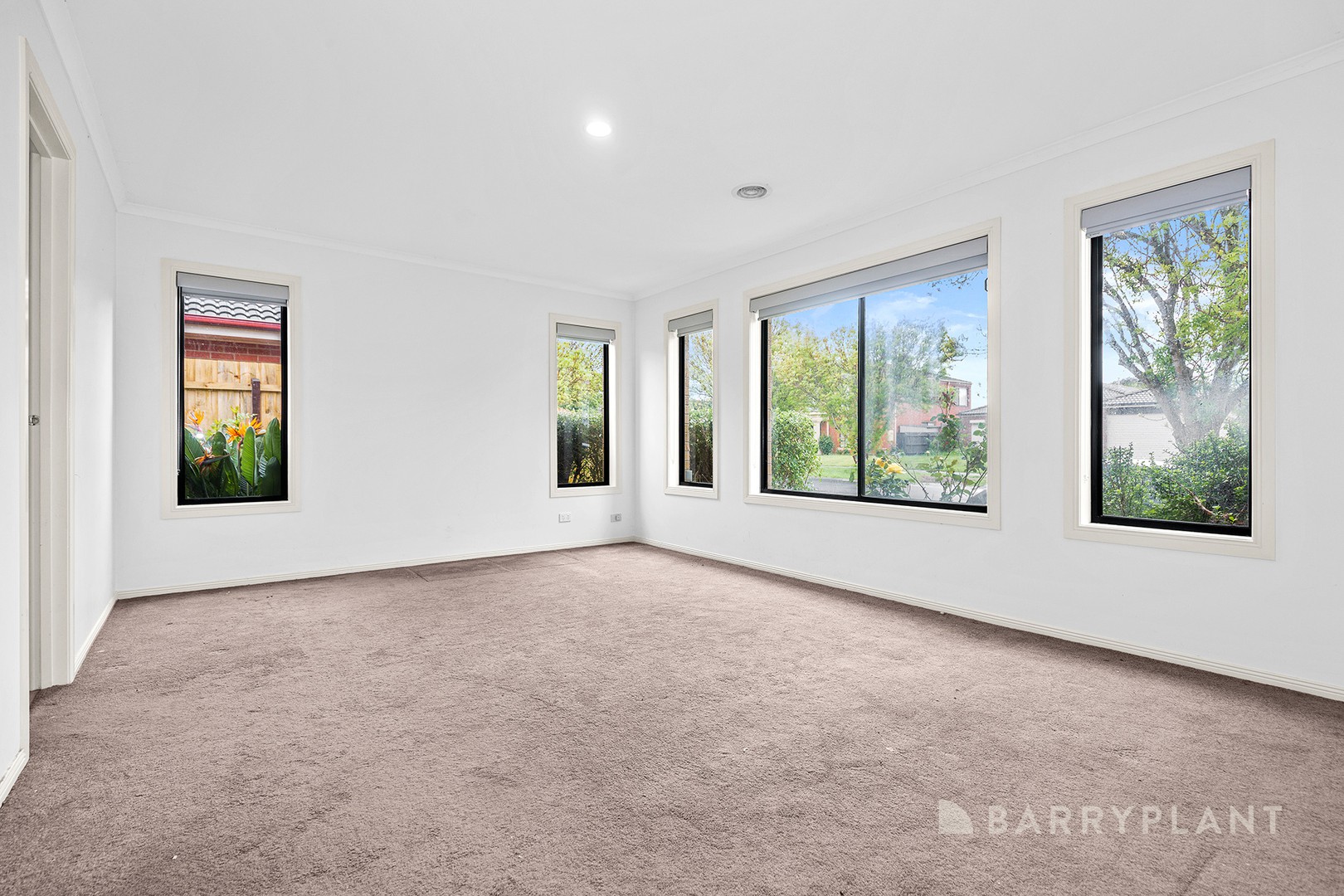 135 Bellevue Drive, Berwick, VIC 3806, Berwick - Thumbnail 4