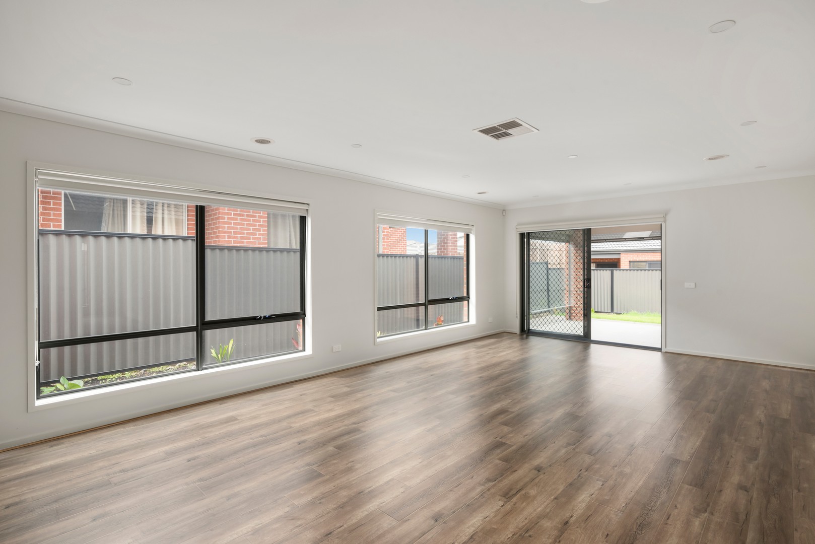 135 Langdon DriveMernda, VIC 3754  - Leased, Mernda - Thumbnail 3