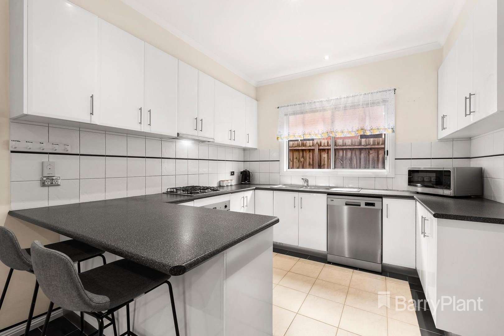135 The Lakes BoulevardSouth Morang, VIC 3752, South Morang - Thumbnail 4