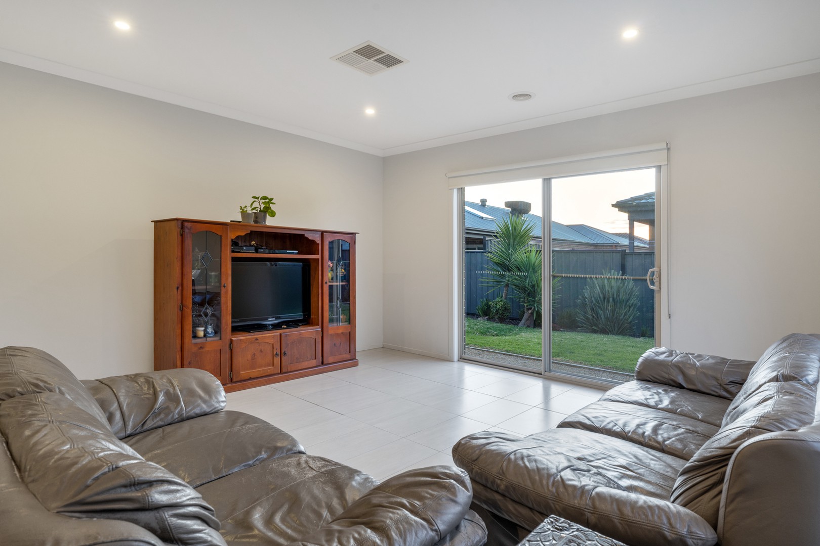 135 Wattletree Street, Craigieburn, VIC 3064, Craigieburn - Thumbnail 7