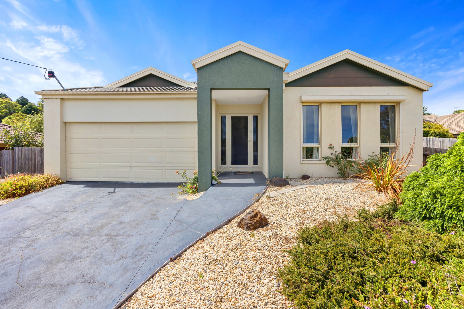 1353 Healesville-Koo Wee Rup Road, Woori Yallock, VIC 3139 - Thumbnail 2 - 27/01/2022