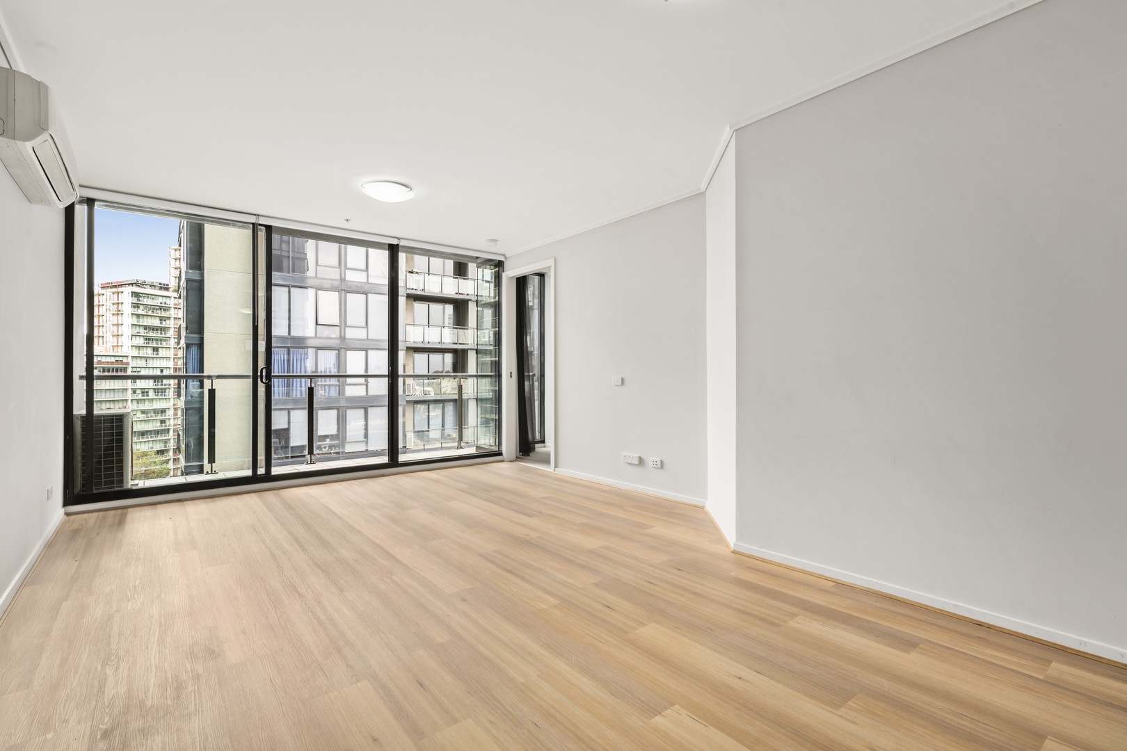 136/100 Kavanagh Street, Southbank, VIC 3006 - Thumbnail 1 - 27/07/2022