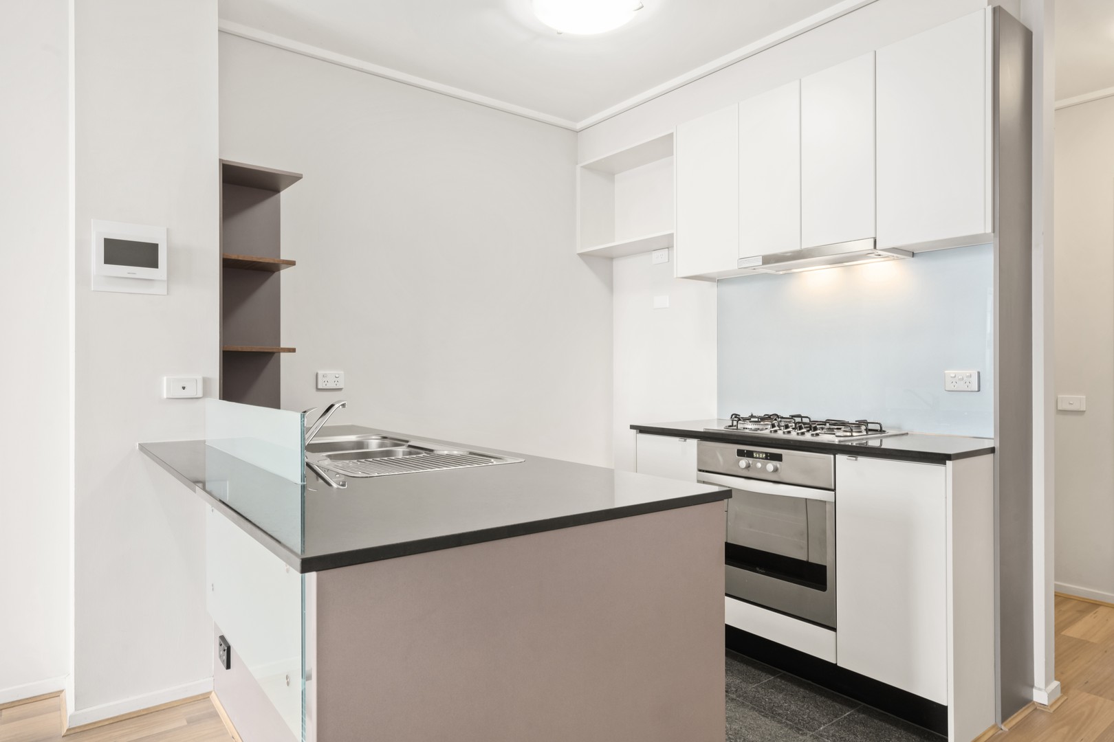 136/100 Kavanagh Street, Southbank, VIC 3006 - Thumbnail 2 - 27/07/2022