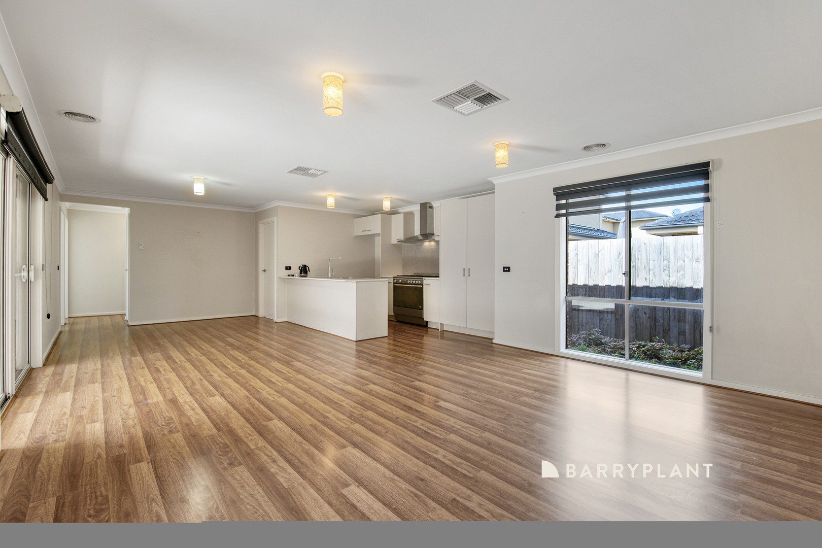 136 Fleetwood Drive, Narre Warren, VIC 3805, Narre Warren - Thumbnail 3