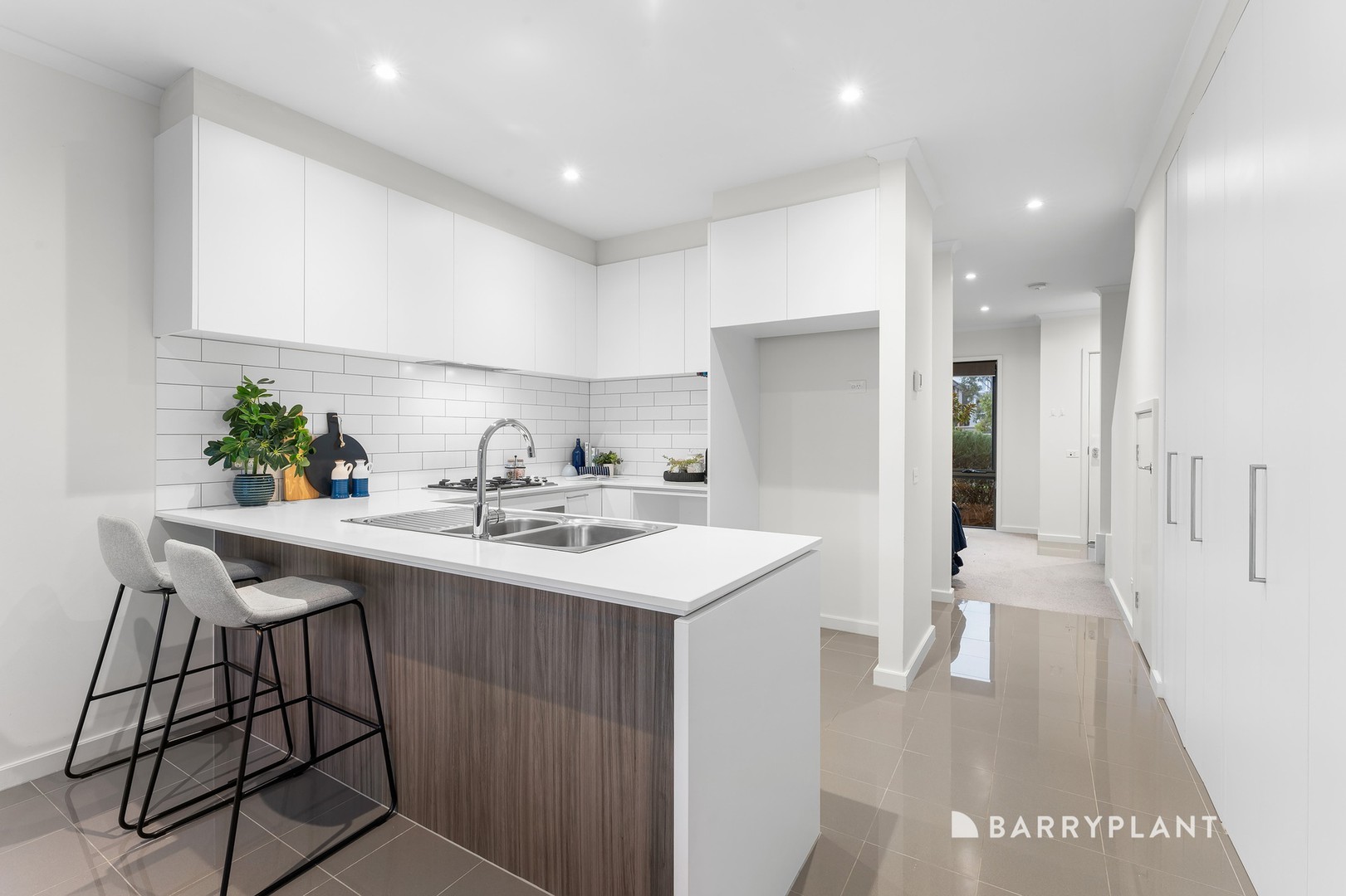 136 Harcrest Boulevard, Wantirna South, VIC 3152, Wantirna South - Thumbnail 3