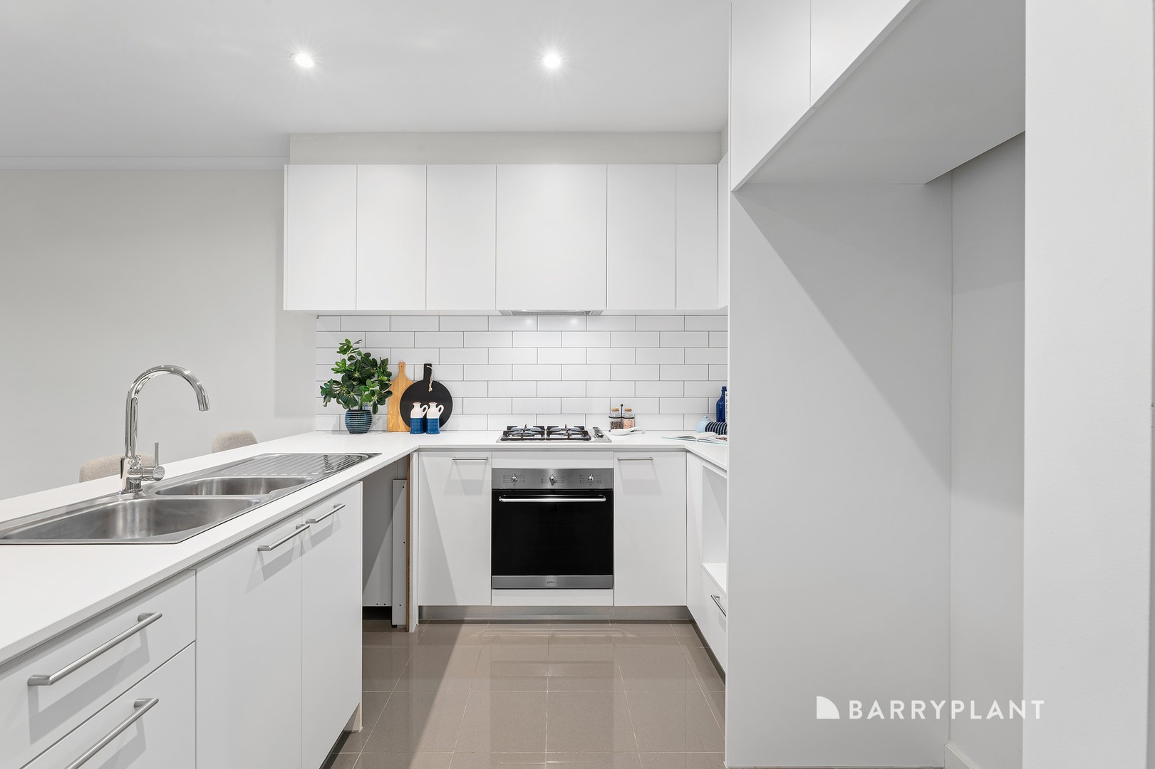 136 Harcrest Boulevard, Wantirna South, VIC 3152, Wantirna South - Thumbnail 4