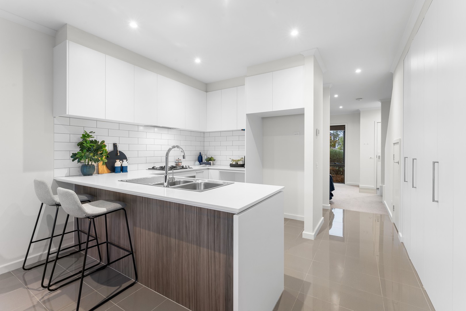 136 Harcrest Boulevard, Wantirna South, VIC 3152, Wantirna South - Thumbnail 4