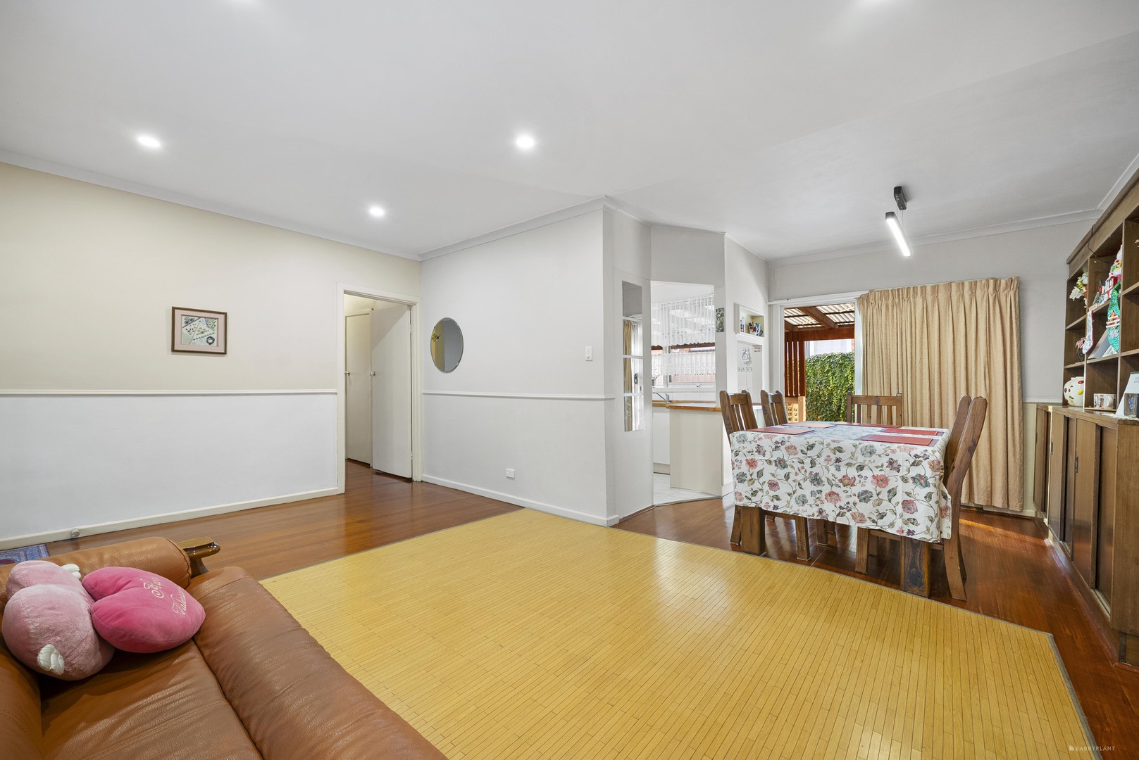 136 Mahoneys Road, Forest Hill, VIC 3131, Forest Hill - Thumbnail 3